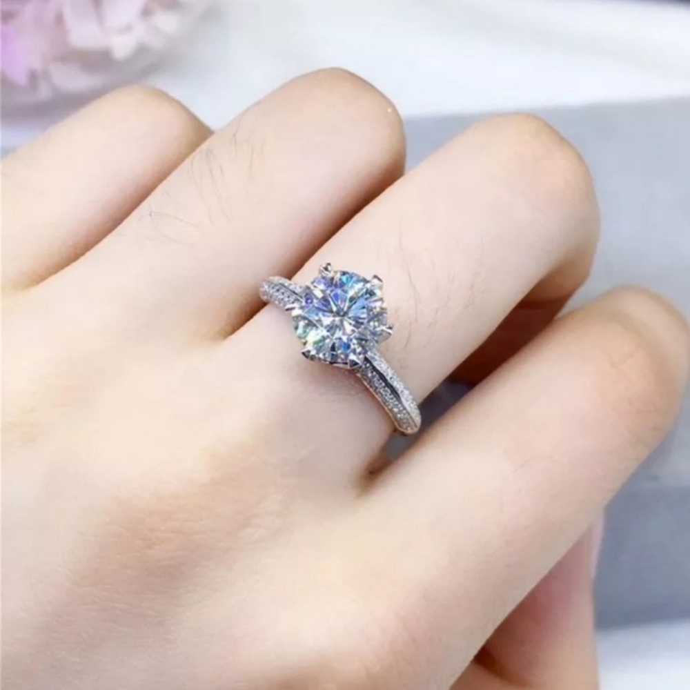 Moissanite Wedding woman rings
